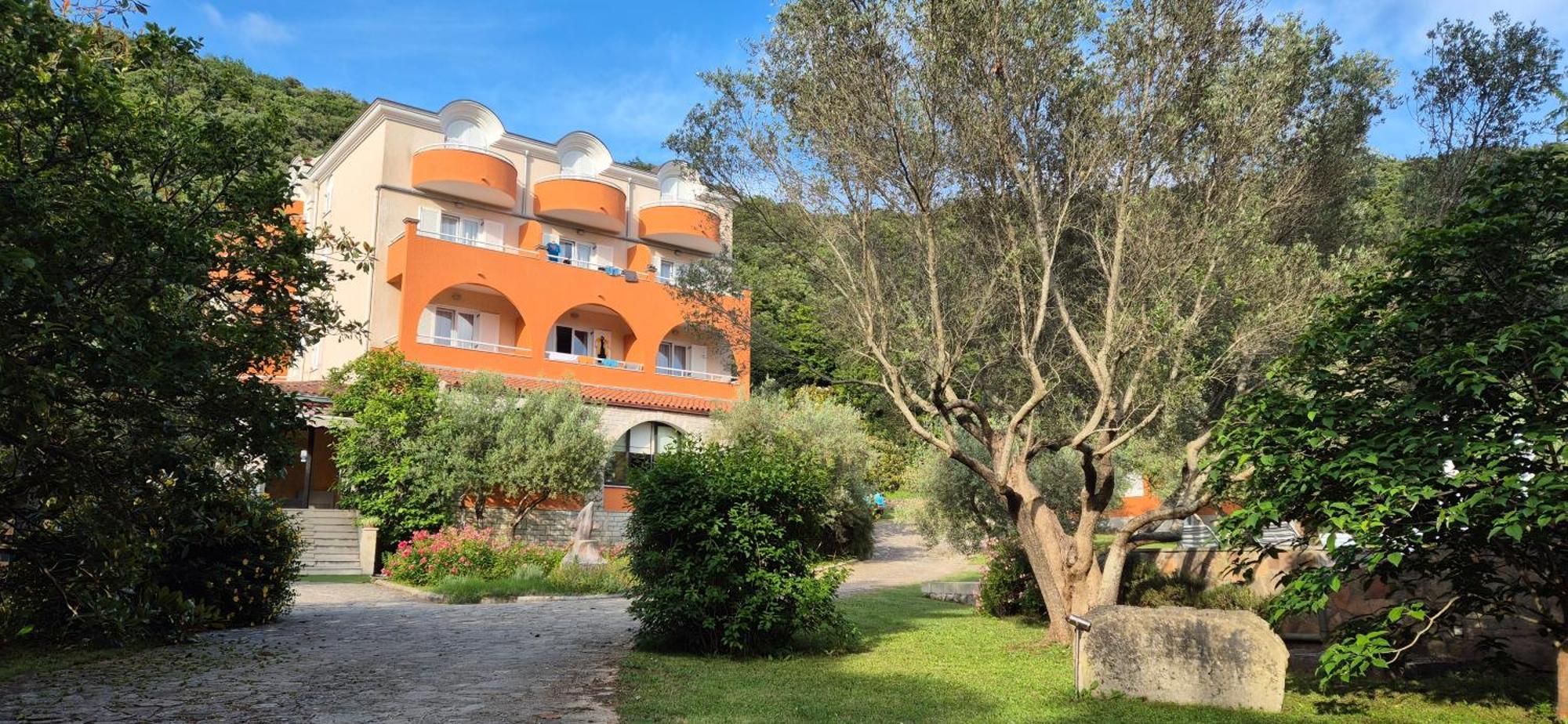 Hotel Carmen Крница Экстерьер фото
